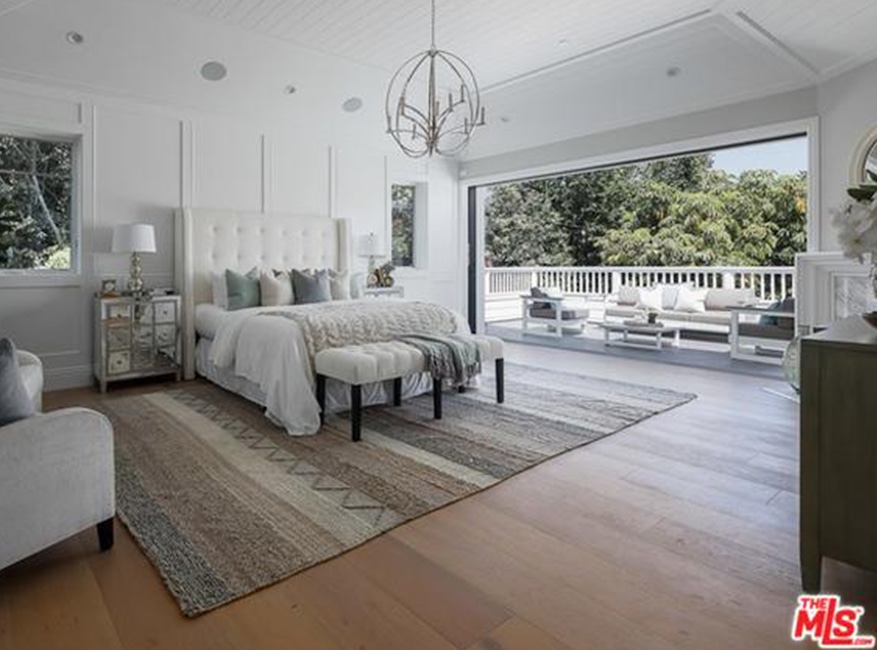 Jennifer Love Hewitt home